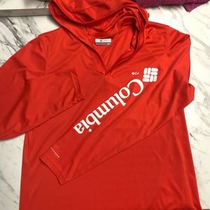 COLUMBIA rash guard Hoodie large size L women’s.Sleeves 25in, shoulder 17 seams.
